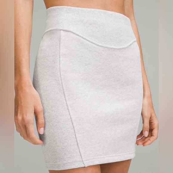 Lululemon Scuba High-Rise Mini Skirt - Picture 4 of 5